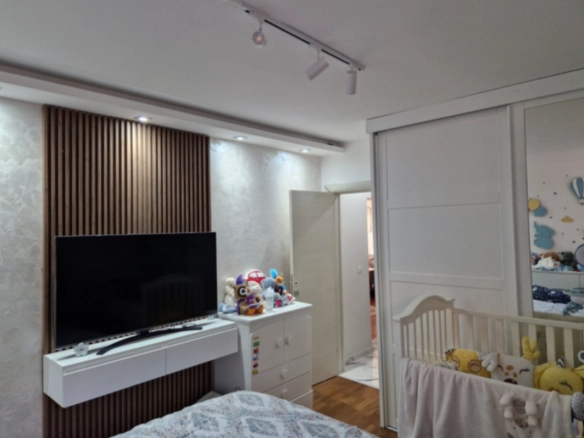 Trosoban stan 92 m² potpuno renoviran i moderno opremljen – Babilonija, Budva