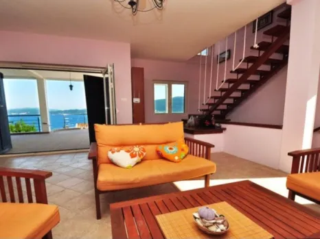 Kuća 330 m² na prvoj liniji do mora – Baošići, Herceg Novi