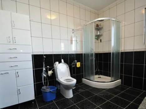 Kuća 330 m² na prvoj liniji do mora – Baošići, Herceg Novi