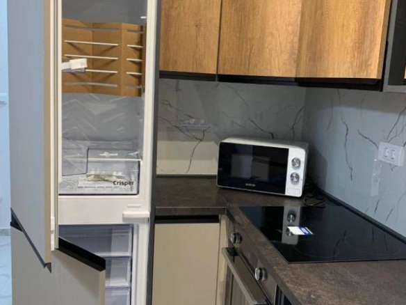 Jednosoban stan 42 m² sa pogledom na grad i planine – Lazi, Budva