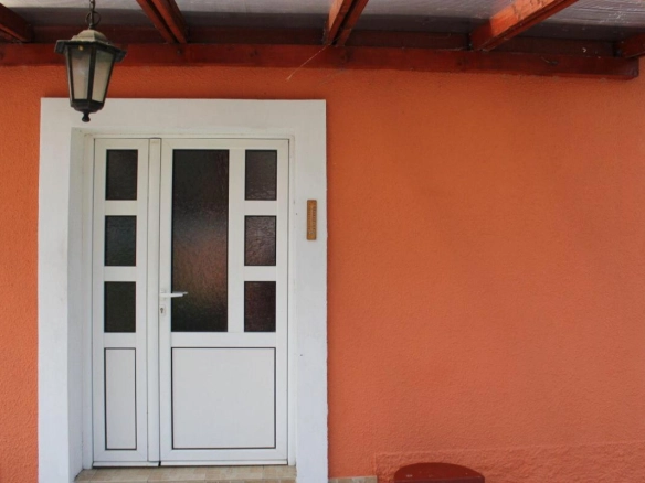 Kuća 130 m² na placu od 670 m² u mirnom zelenom okruženju – Danilovgrad