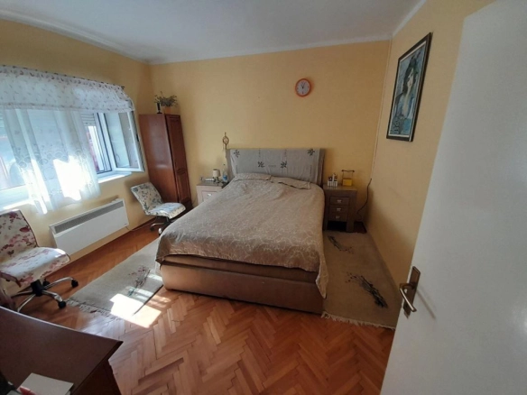 Kuća 130 m² na placu od 670 m² u mirnom zelenom okruženju – Danilovgrad