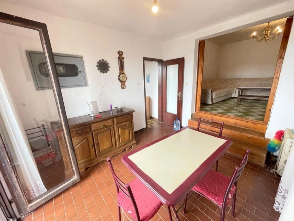 Kuća 83 m² sa placom od 186 m² i voćnjakom – Sutomore, Bar