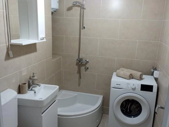 Garsonjera 24 m² potpuno renovirana i namještena – Podgorica
