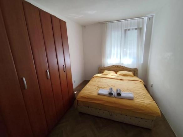 Jednosoban stan 44 m² na drugom spratu, namješten – Preko Morače, Podgorica