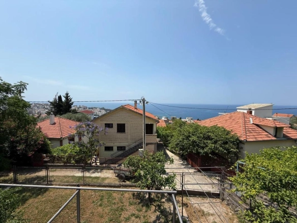 Kuća 136 m² sa pogledom na more na placu od 287 m² – Dobra Voda, Bar