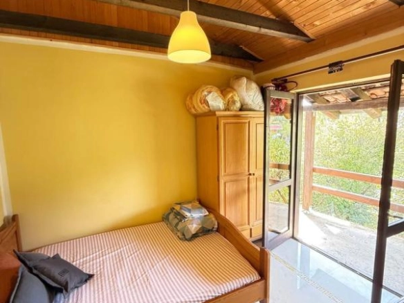 Kuća 140 m² sa placom od 372 m² i potokom uz parcelu – Čanj, Bar