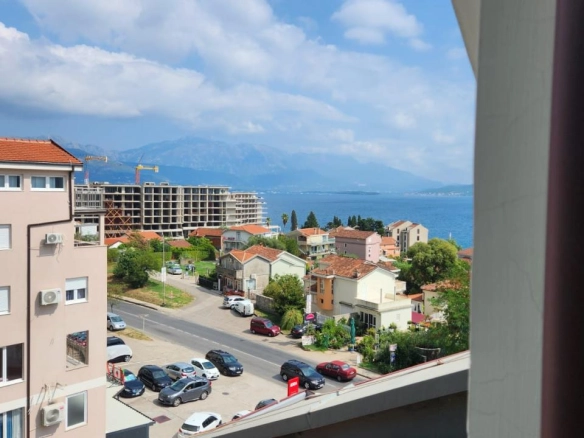 Jednosoban dupleks stan 41 m² na 250 m od mora – Baošići, Herceg Novi