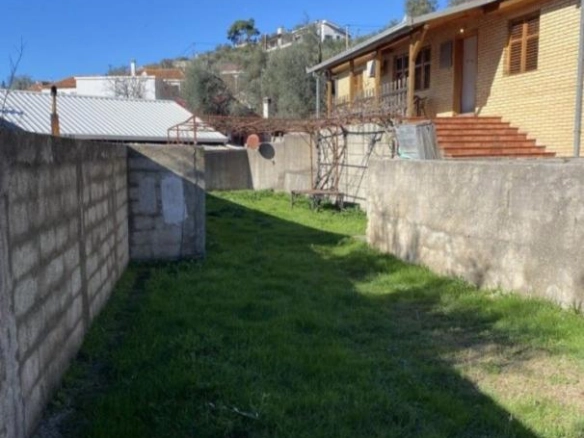 Porodična kuća 170 m² sa parkingom i pločom za drugu kuću – Stari Bar, Bar