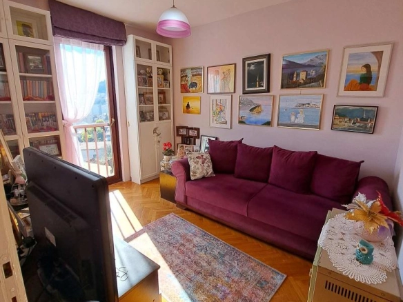 Trosoban stan 98 m² sa pogledom na more i garažom – Dubovica, Budva
