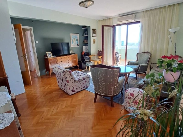 Trosoban stan 98 m² sa pogledom na more i garažom – Dubovica, Budva