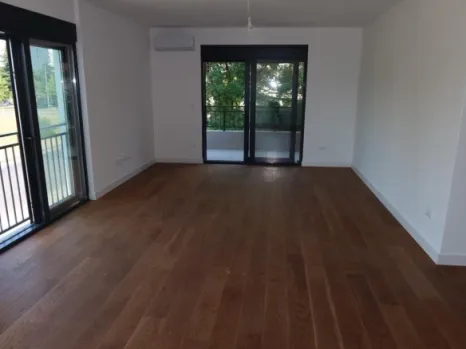 Trosoban stan 115 m² pogodan i za poslovni prostor – centar, Podgorica