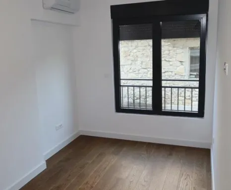 Trosoban stan 115 m² pogodan i za poslovni prostor – centar, Podgorica