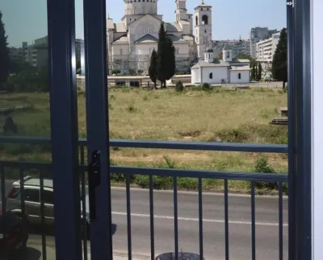 Trosoban stan 115 m² pogodan i za poslovni prostor – centar, Podgorica