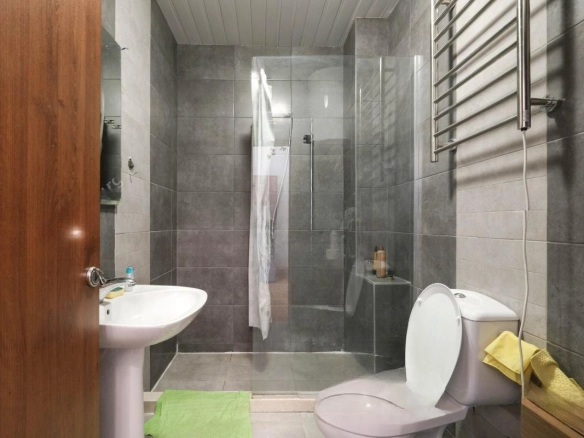 Trosoban stan 130 m² na dva nivoa sa pogledom na zaliv – Risan, Kotor