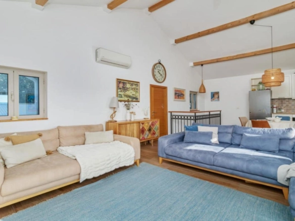 Kuća 140 m² sa bazenom i pogledom na more – Kavač, Kotor