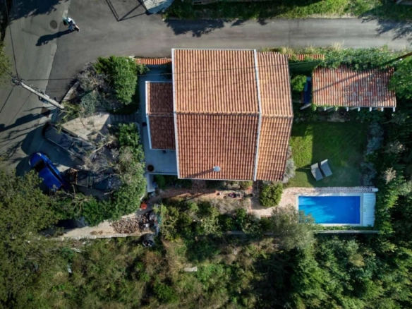 Kuća 140 m² sa bazenom i pogledom na more – Kavač, Kotor