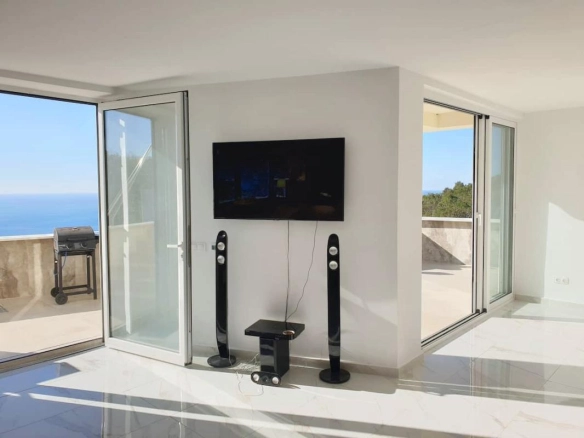 Kuća 180 m² sa bazenom i pogledom na Jadransko more – Zagora, Kotor