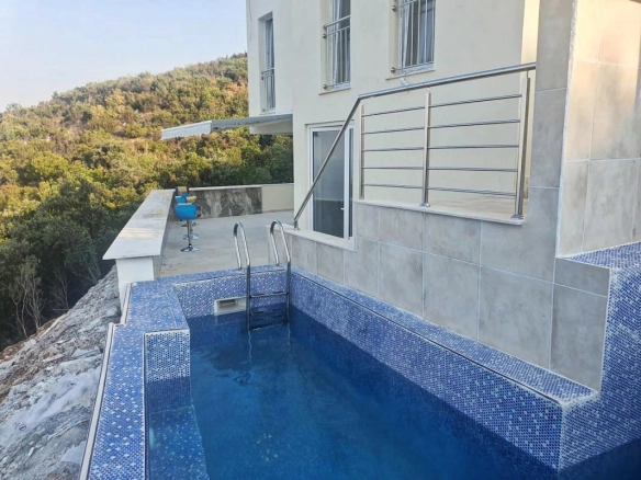 Kuća 180 m² sa bazenom i pogledom na Jadransko more – Zagora, Kotor