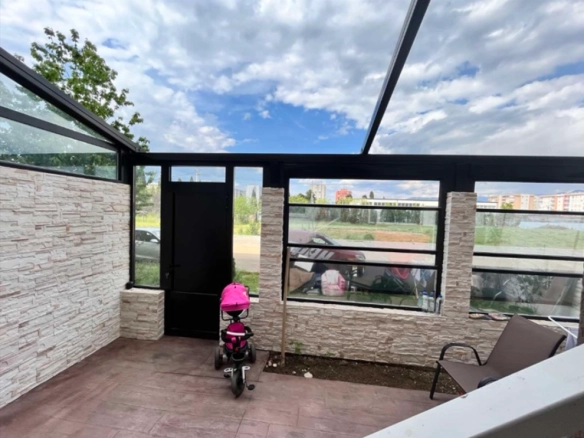 Jednosoban stan 76 m² sa velikom ogradenom terasom – Tuški put, Podgorica