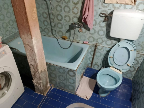 Kuća 180 m² u centru Golubovaca sa garažom i tri placa – Golubovci, Podgorica