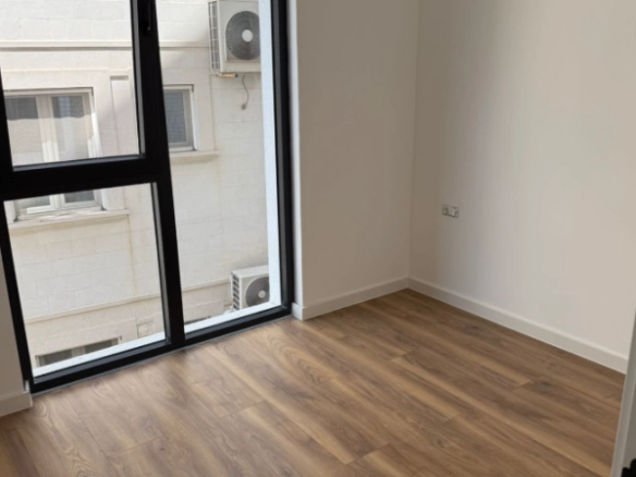 Dvosoban stan 42 m² u novogradnji sa bazenom i teretanom – Podkošljun, Budva