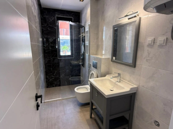 Jednosoban stan 36 m² u novogradnji sa bazenom – Podkošljun, Budva