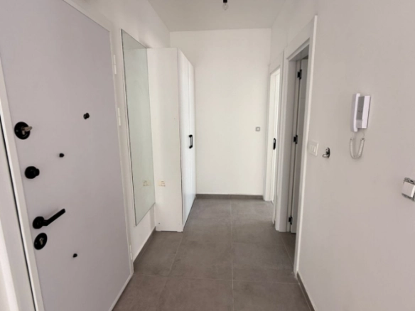 Jednosoban stan 36 m² u novogradnji sa bazenom – Podkošljun, Budva