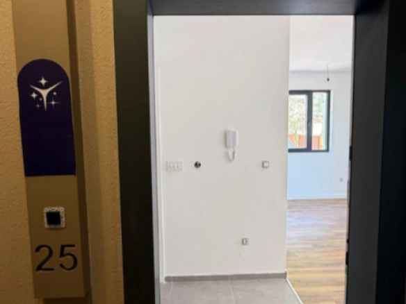 Jednosoban stan 36 m² u novogradnji sa bazenom – Podkošljun, Budva