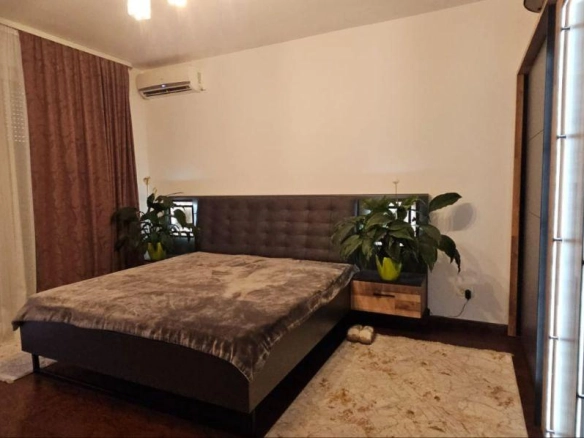 Trosoban stan 151 m² sa pogledom na more – Bar