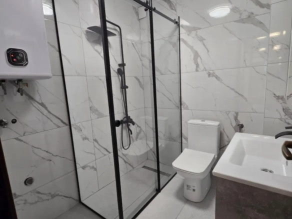 Dvosoban stan 90 m² sa lođom i natkrivenom terasom – Momišići, Podgorica