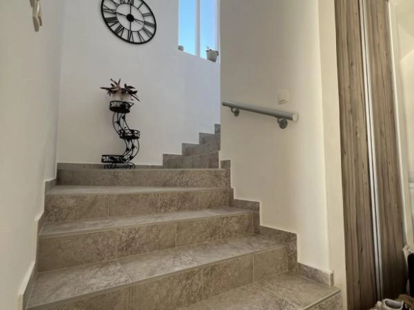 Kuća 350 m² sa pogledom na more i dva stana – Bjeliši, Bar