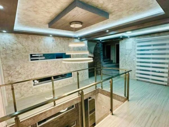 Kuća 170 m² sa bazenom i pogledom na more – Dobra Voda, Bar