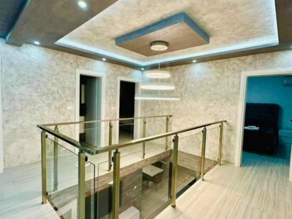 Kuća 170 m² sa bazenom i pogledom na more – Dobra Voda, Bar