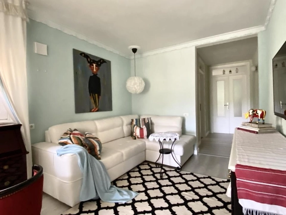 Jednosoban stan 50 m² sa dvorištem i terasom – Petrovac, Budva