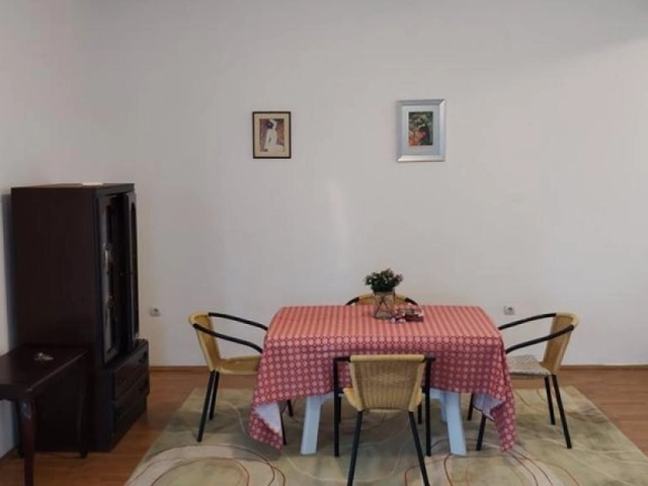 Dvije kuće 326 m² na zajedničkom placu s voćkama i lozom – Murtovina, Podgorica