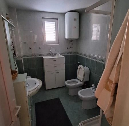 Kuća 330 m² 500 m od mora sa poslovnim prostorom – Šušanj, Bar