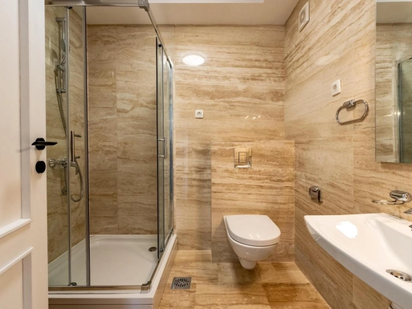 Trosoban stan 160 m² sa panoramskim pogledom na more – Pržno, Budva