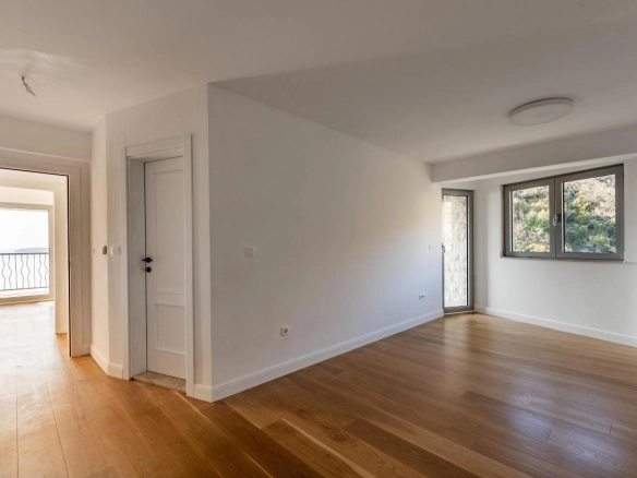 Trosoban stan 160 m² sa panoramskim pogledom na more – Pržno, Budva