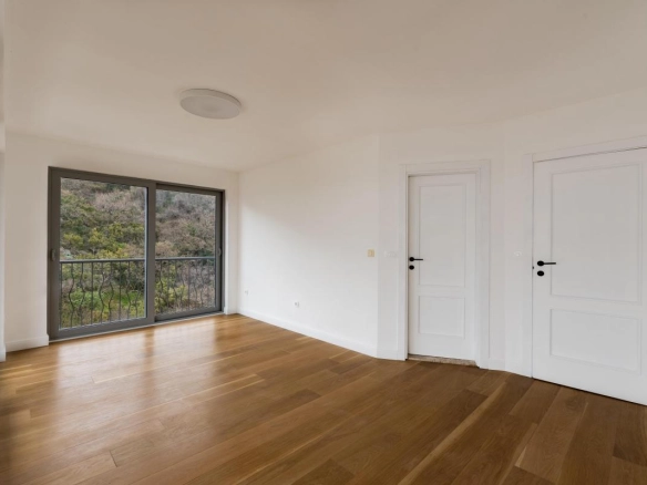 Trosoban stan 160 m² sa panoramskim pogledom na more – Pržno, Budva