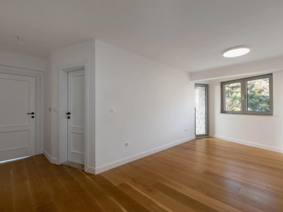 Trosoban stan 160 m² sa panoramskim pogledom na more – Pržno, Budva