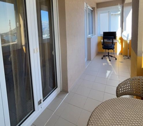 Dvosoban stan 55 m² sa pogledom na more – Bečići, Budva