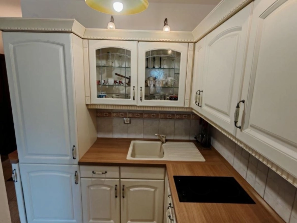Dvosoban stan 85 m² blizu rive, sa terasama – Petrovac, Budva