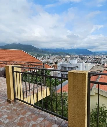 Izdavanje: Jednosoban stan 40 m² sa terasom i namještajem – Šušanj, Bar