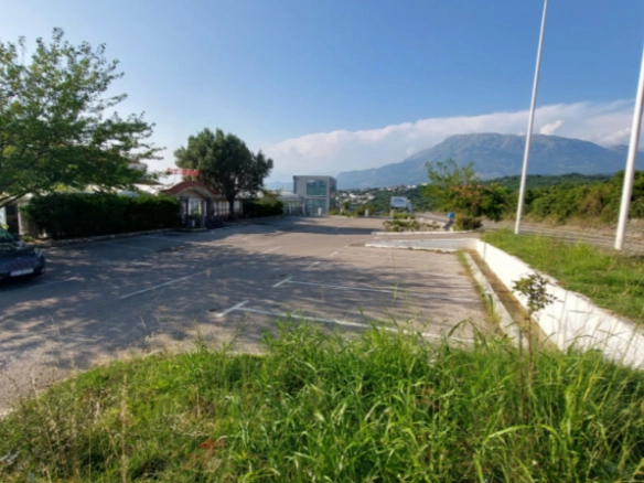 Izdavanje: Hotel 1900 m² sa bazenom i restoranom – Utjeha, Bar