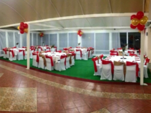 Izdavanje: Hotel 1900 m² sa bazenom i restoranom – Utjeha, Bar