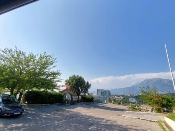 Izdavanje: Hotel 1900 m² sa bazenom i restoranom – Utjeha, Bar