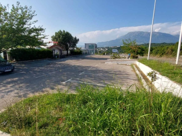 Izdavanje: Hotel 1900 m² sa bazenom i restoranom – Utjeha, Bar