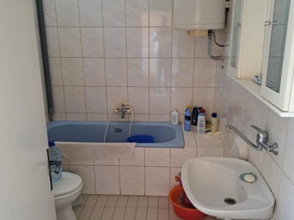Kuća 200 m² na placu od 313 m² sa 4 parking mjesta – Sutomore, Bar