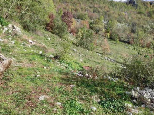 Plac 26000 m² sa lijepim pogledom u selu Čevo – Cetinje